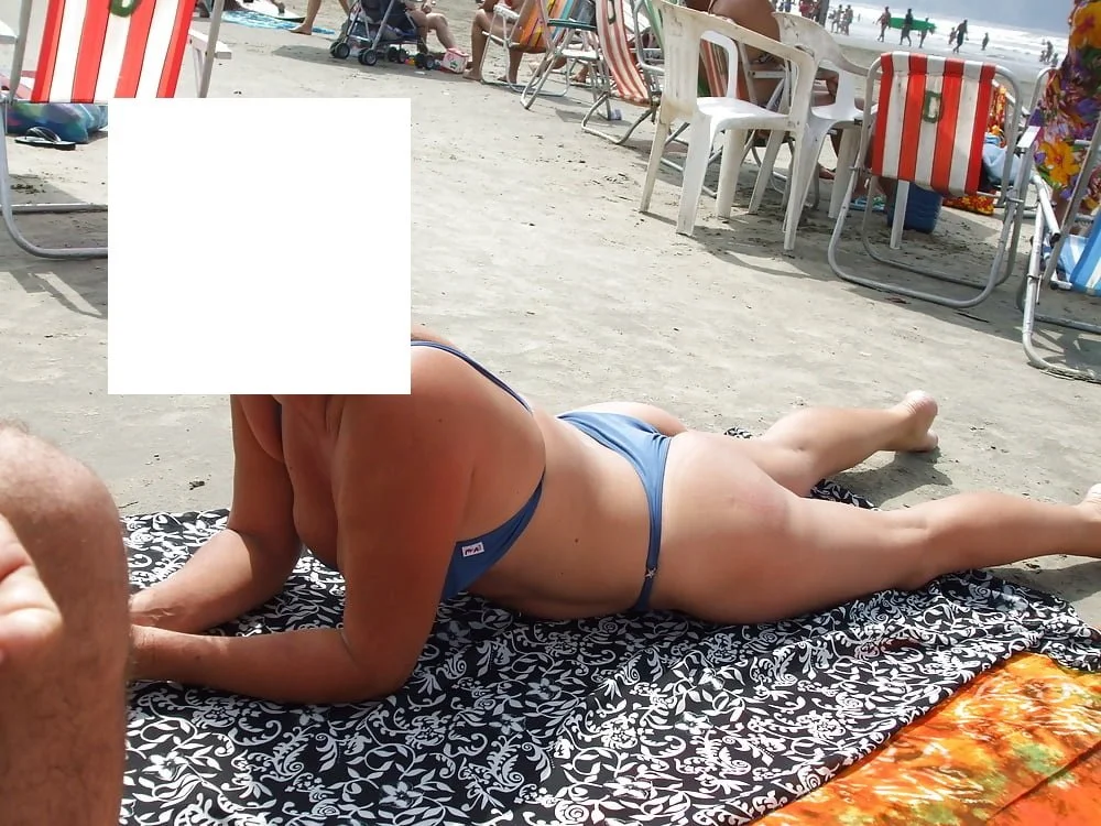 Amigo liberando o gozo pra minha mãe e falando. |Esse gozou pensando na buceta gostosa da minha mãe. image 2
