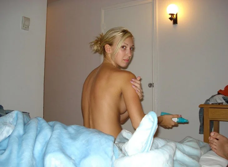 blondie shows off tan lines and sucking skills image 23