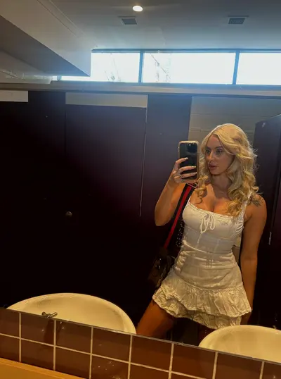 I can be the blonde of your dreams cover image