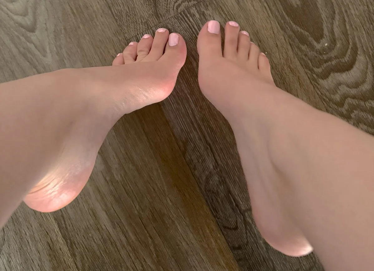 pretty feet latina loves to play with pussy image 3