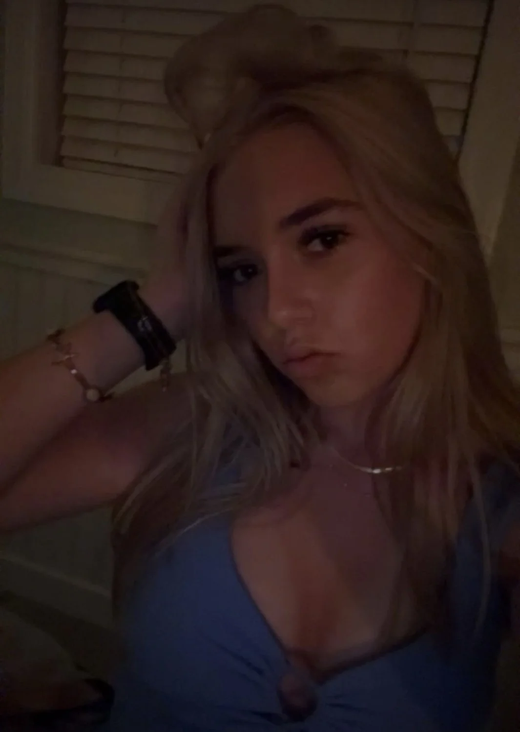 Love some Blonde teen main image