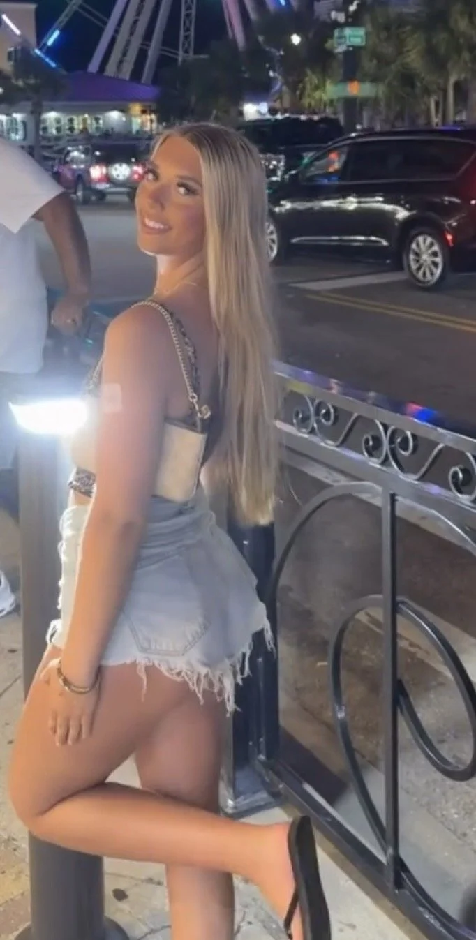 Love some Blonde teen image 3