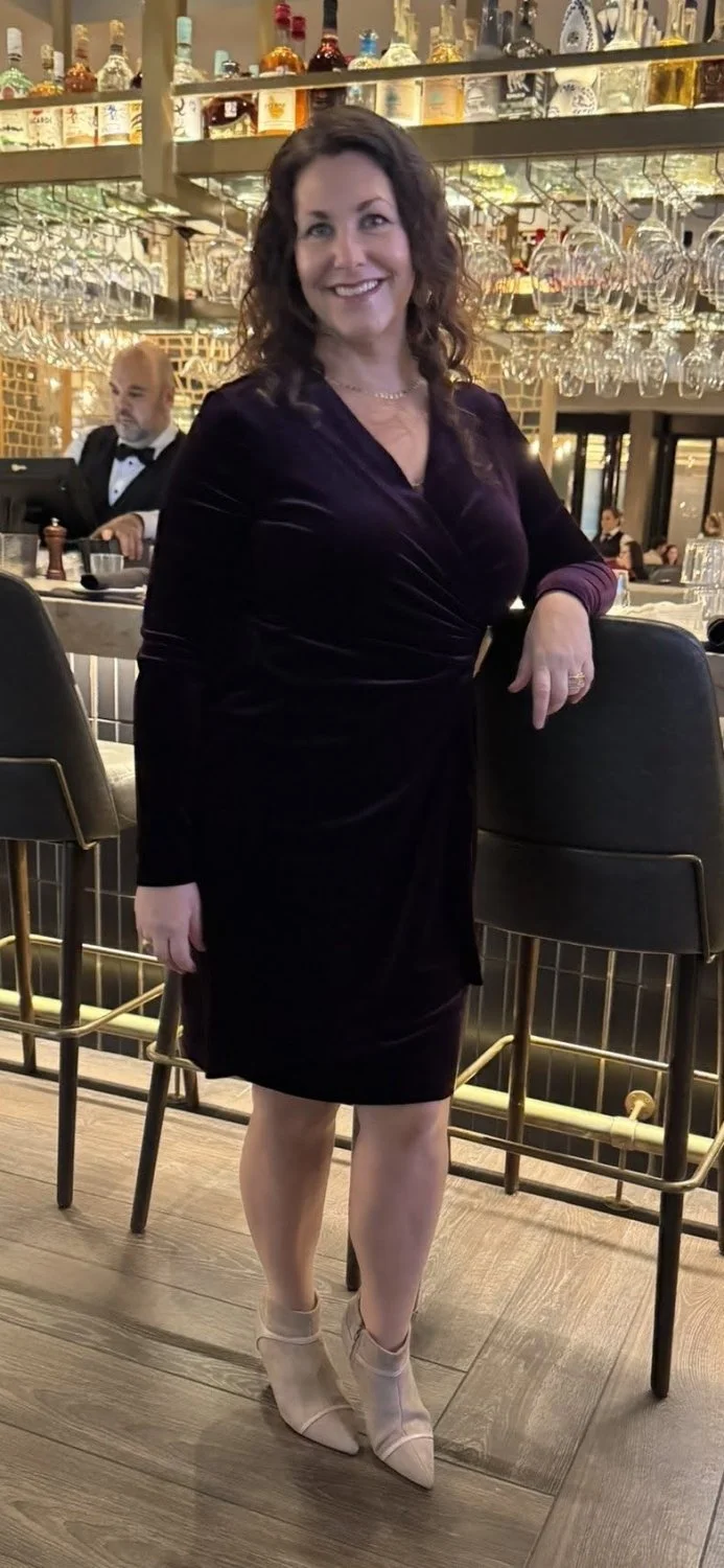 Beautiful Realtor Regina for all to see main image