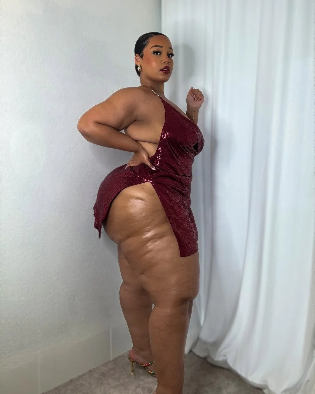 Thick thighs🦵🏿🦵🏾🦵🏻🦵🏽 image 3