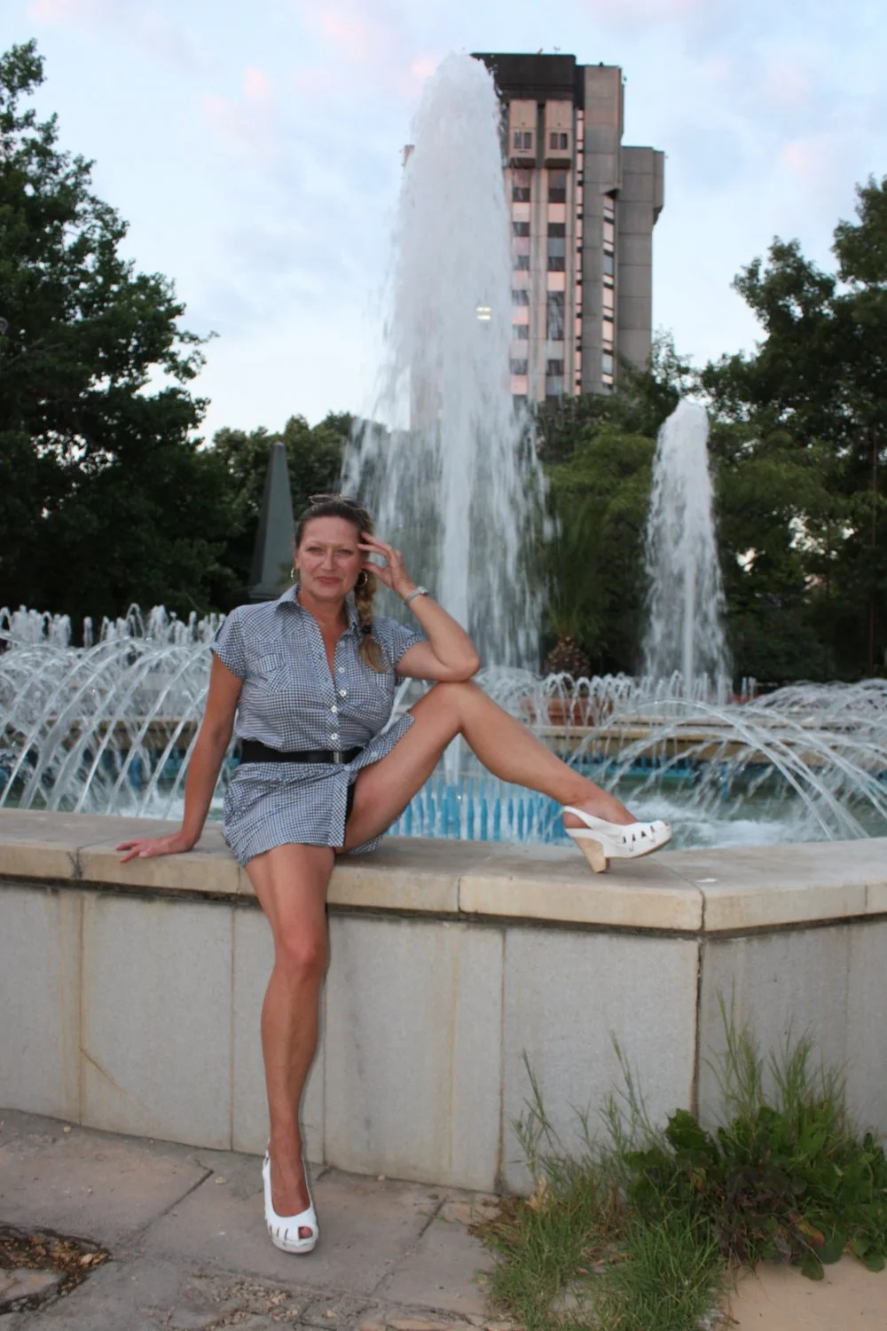 Nudist Wife image 13