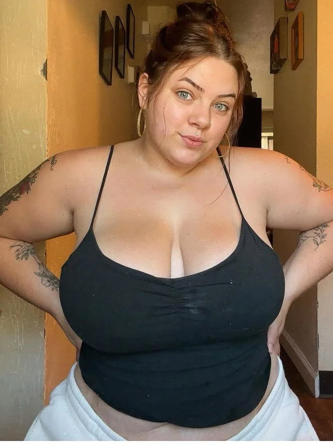 Pretty eyed pawg image 8