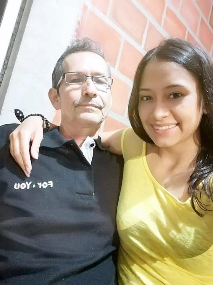 Primas brincaram com o tio no banheiro e ficou todo mundo pelado. Video novo vazado erome main image