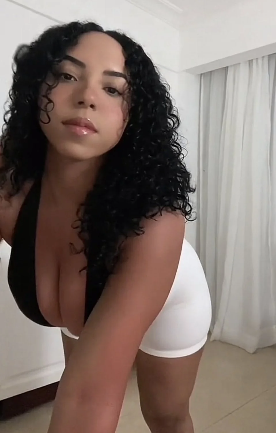 Thick Dominican Baddie pt2 image 2