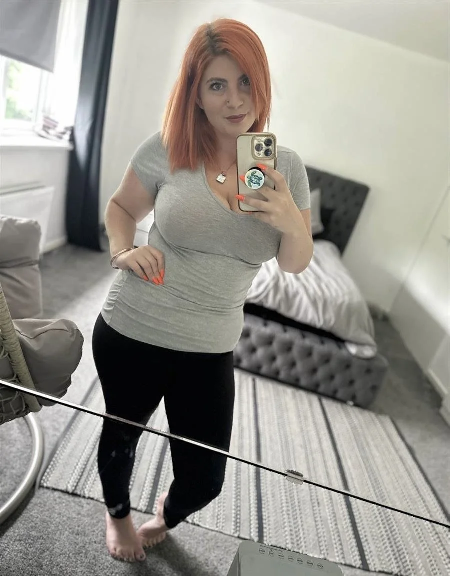 Amateur busty girlfriend submitted image 11