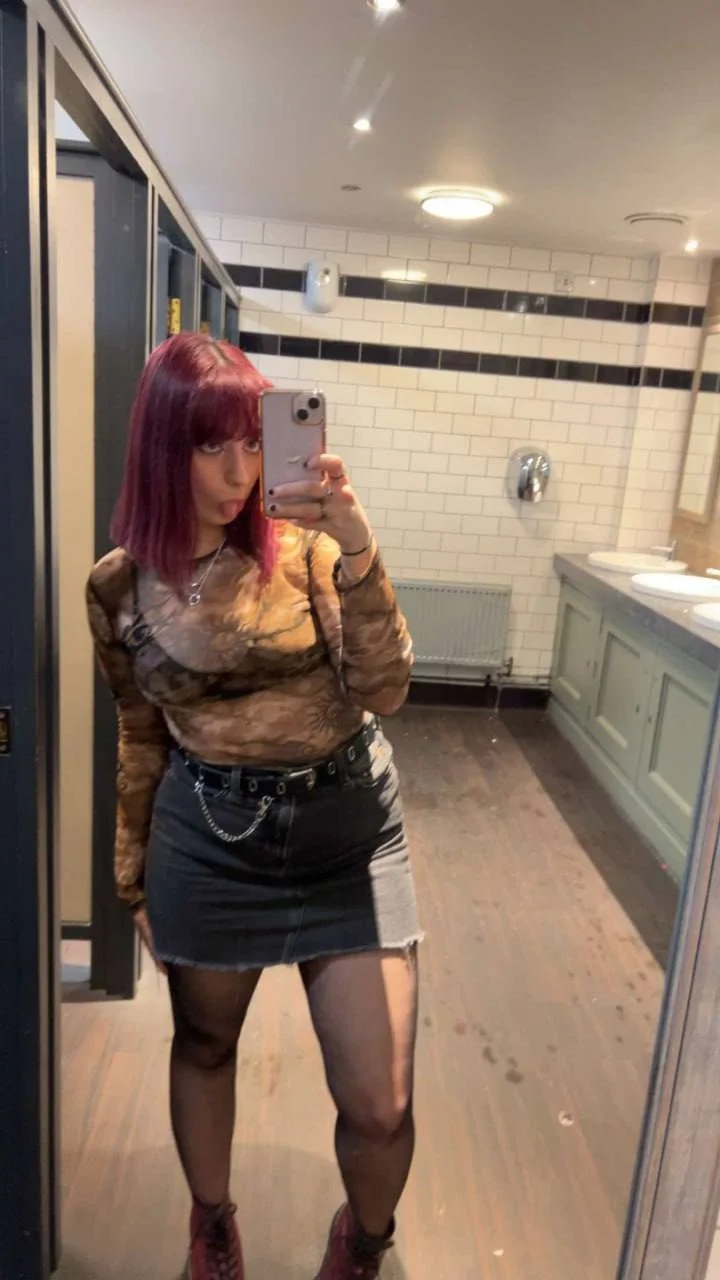 Redhead UK gf loves showing off image 7