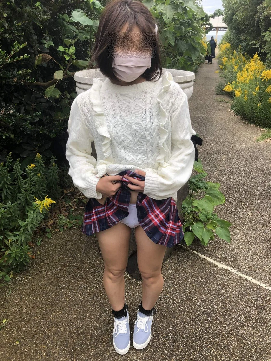 貧乳剛毛がバレた人妻M image 4