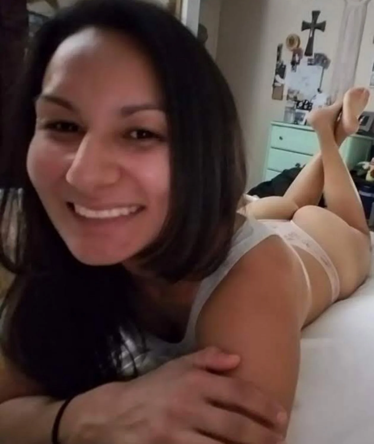 Latina mama loves her facial image 3