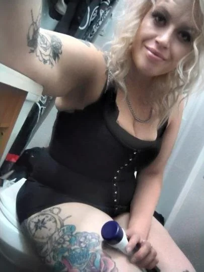 Montana loves getting facefucked image 6