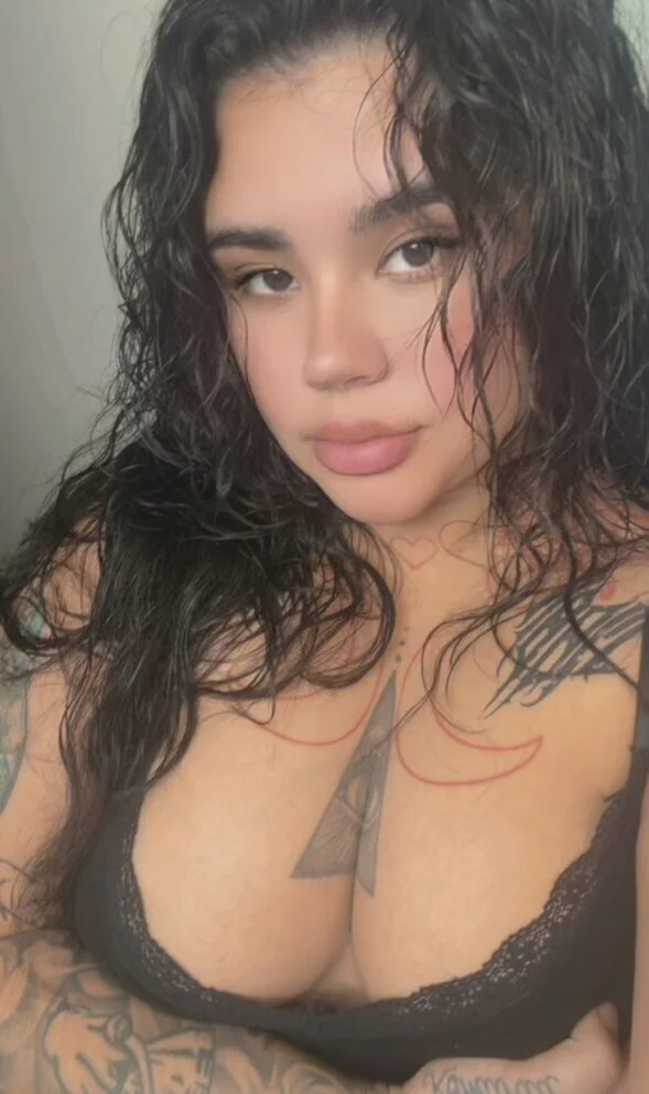 Thick Ass Latina Baddie image 11