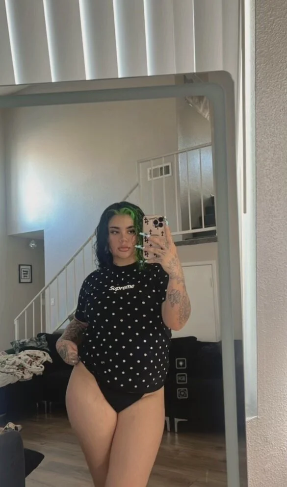 Thick Ass Latina Baddie image 7