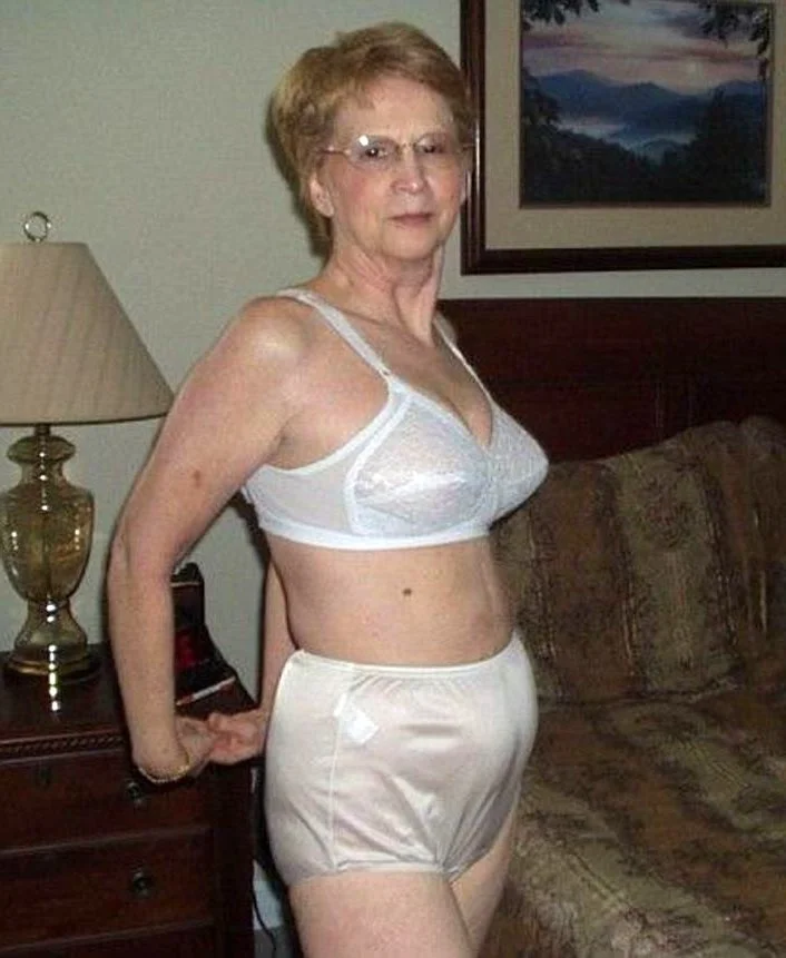 Grandmothers image 13