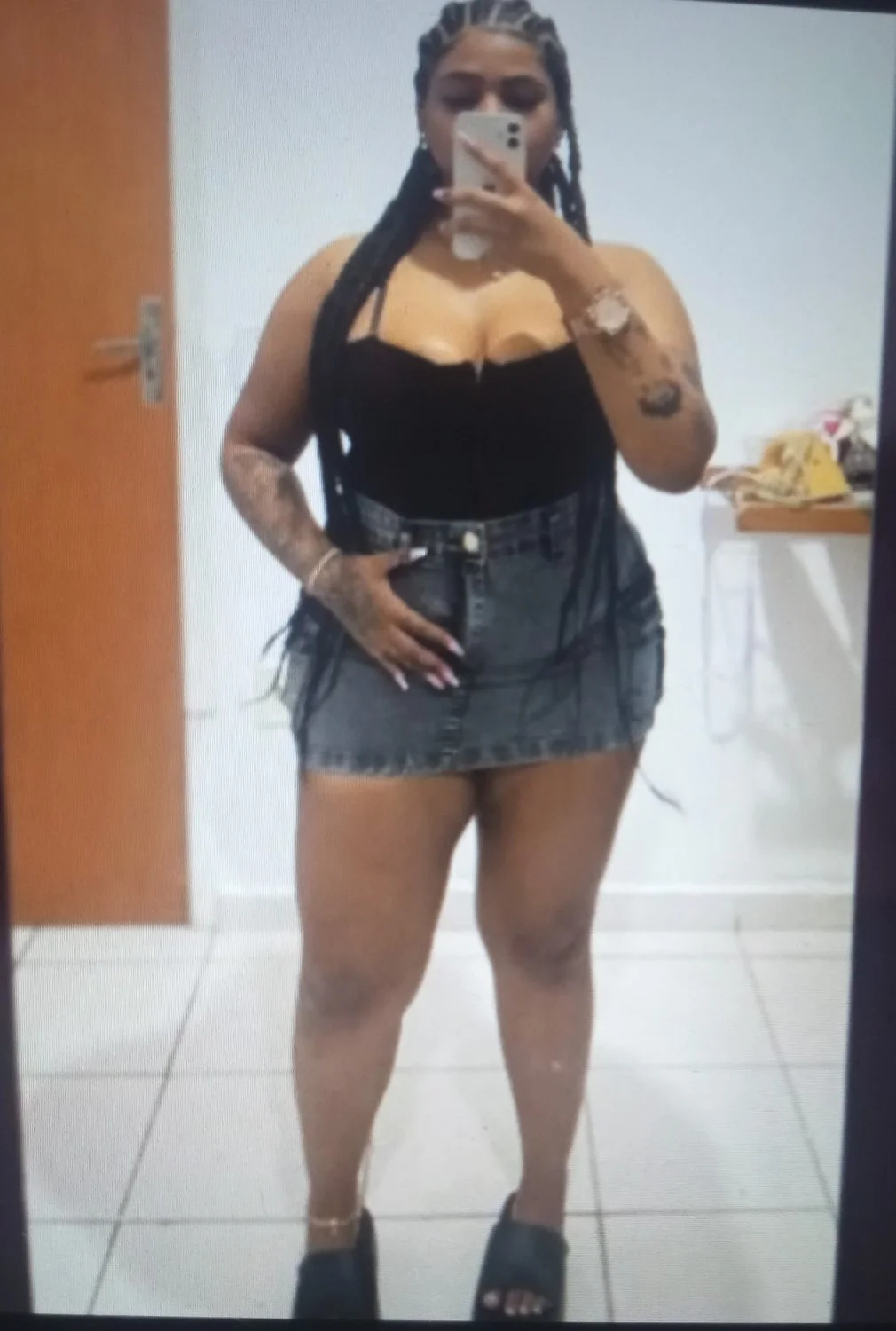 Namorada gostosa de um amigo image 2