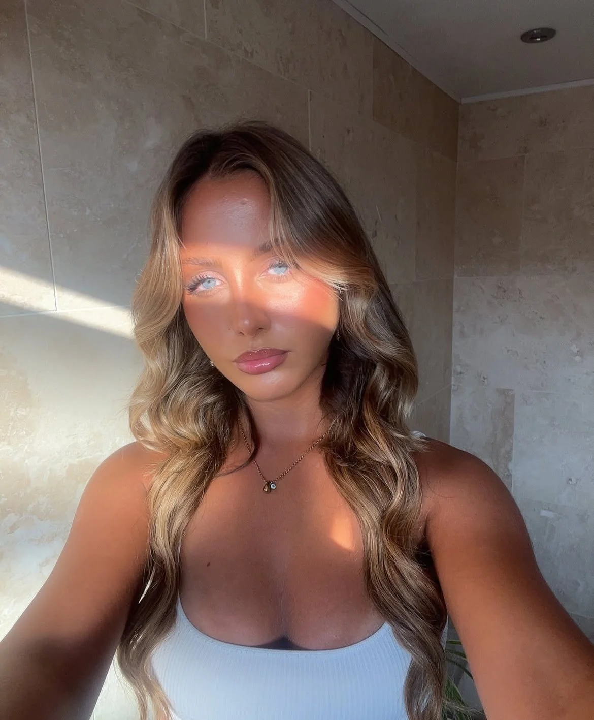 sexy if model olivia main image