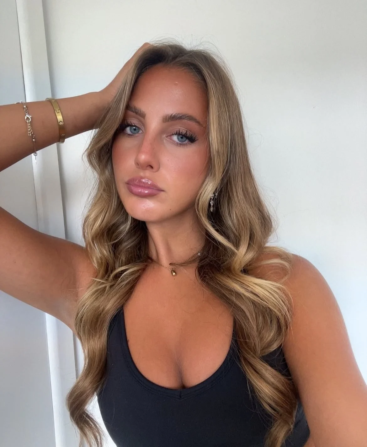 sexy if model olivia image 10