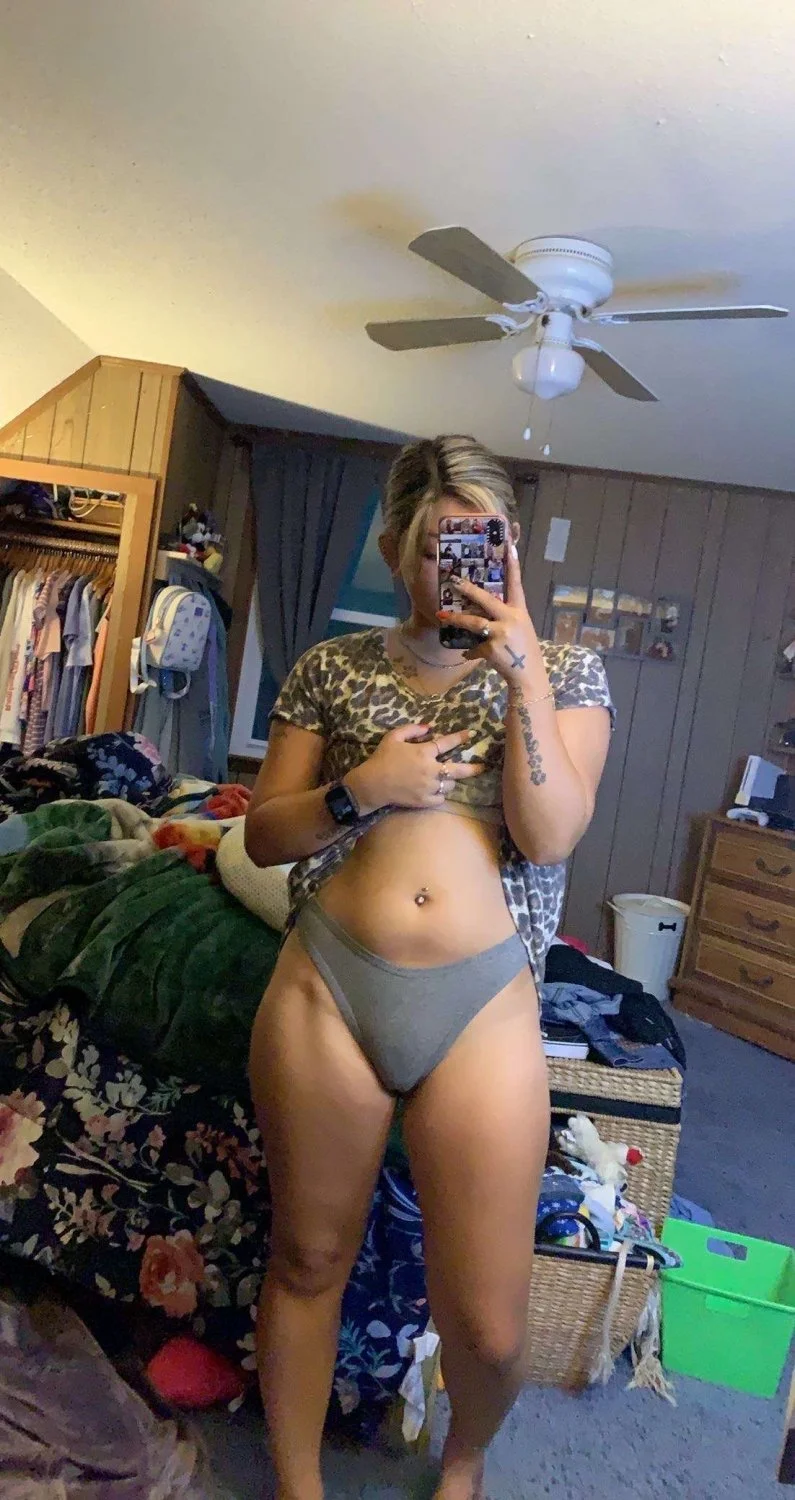 Tiny Latina ex image 4