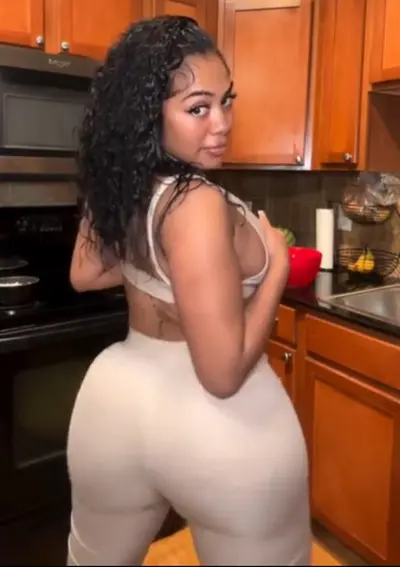 Tiktok Milf Chef Twerk Ger Phatass cover image