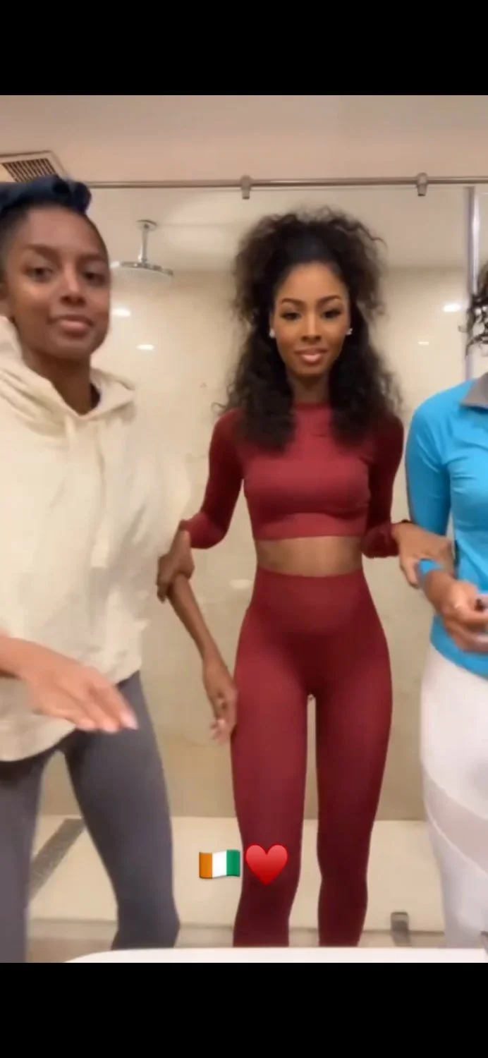 Sexy hot teen dancing in red leggings 🥵🔥 image 2