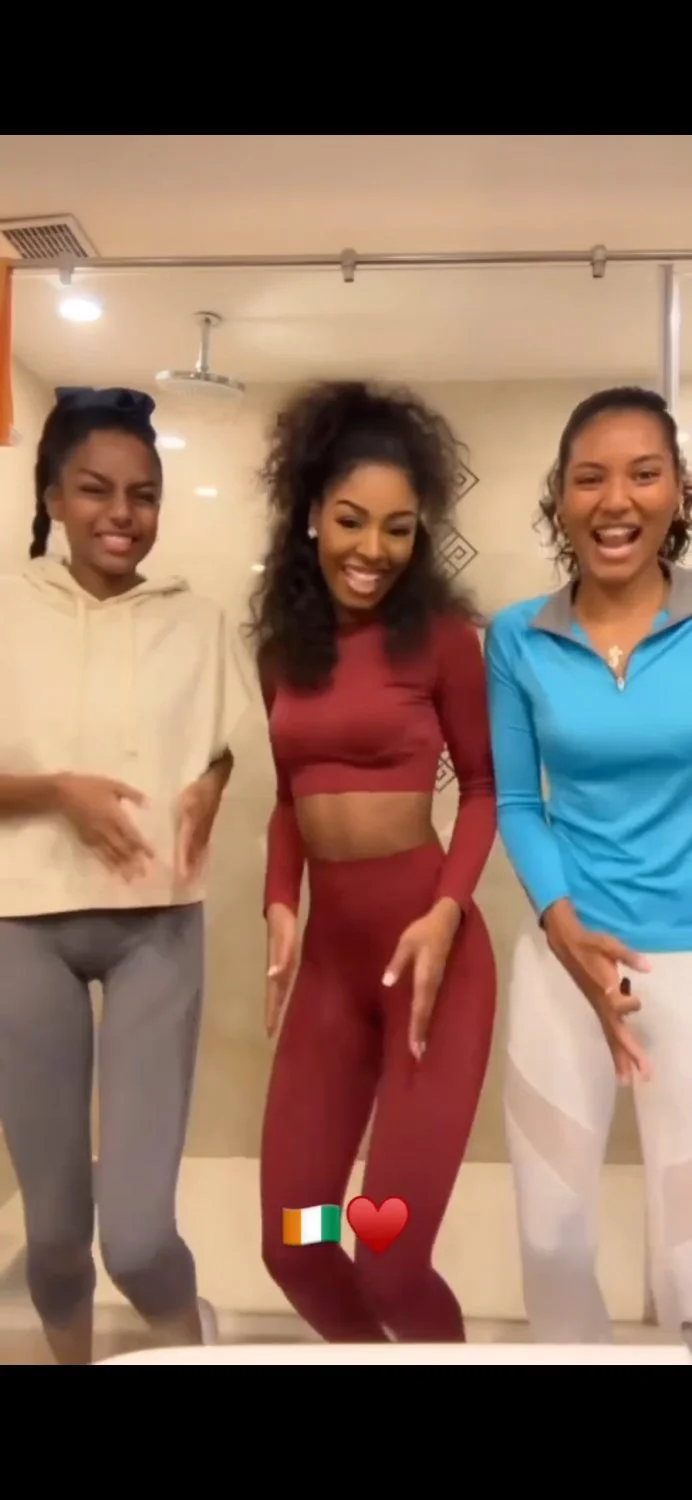 Sexy hot teen dancing in red leggings 🥵🔥 image 5