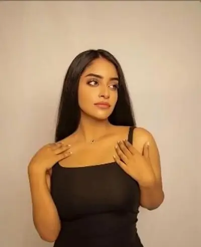 Mexicana madura tetona montando a su amante cover image