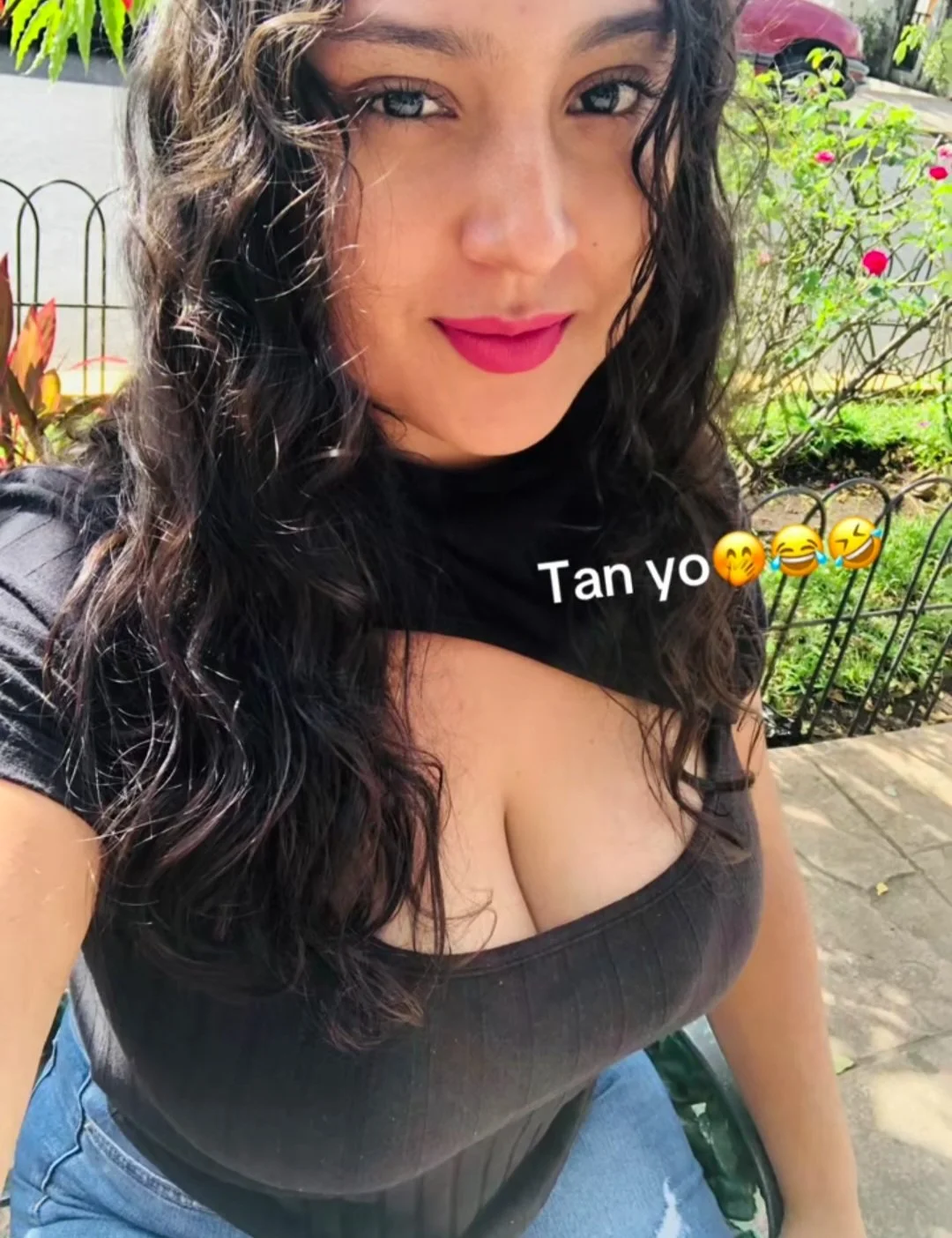 Que perrita🥵😋😋🤤me encantas esta chichona main image