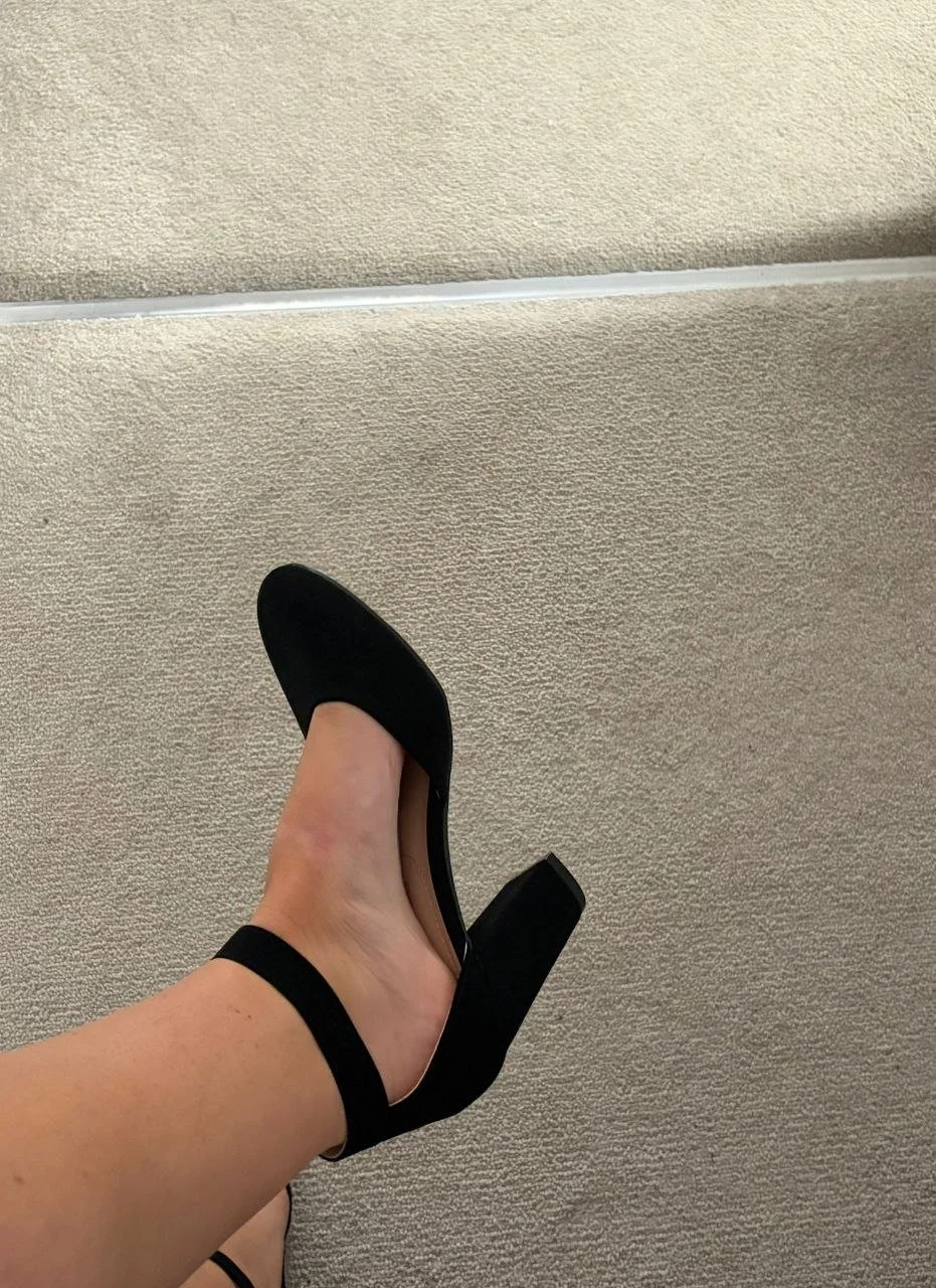 Tallulahs feet image 9