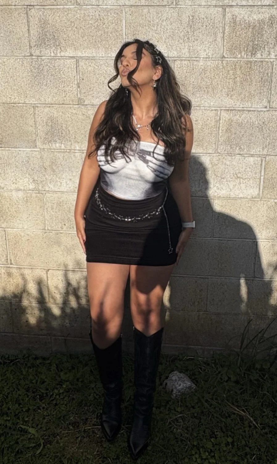 Sexy Desi Indian Girl NRI Priyanka image 19
