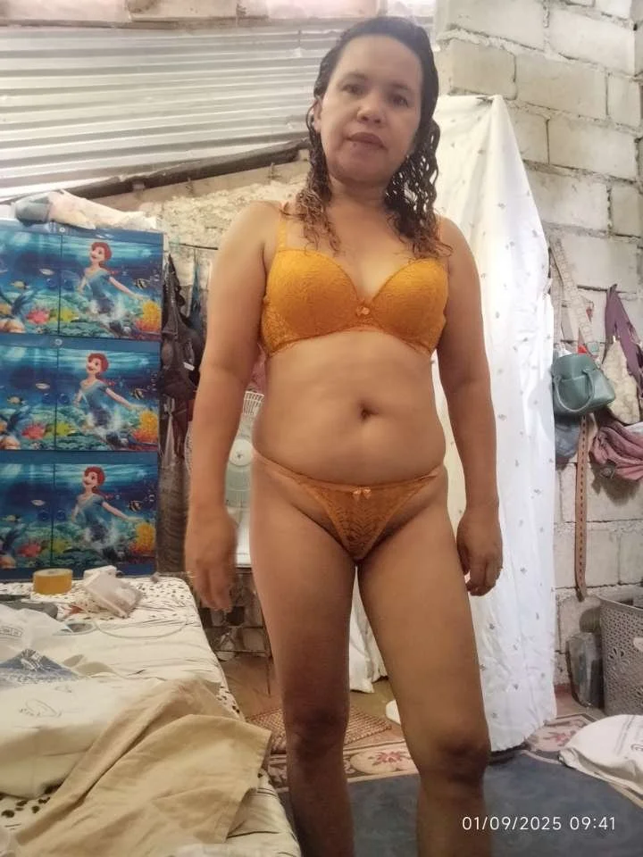 Asian MILF image 13