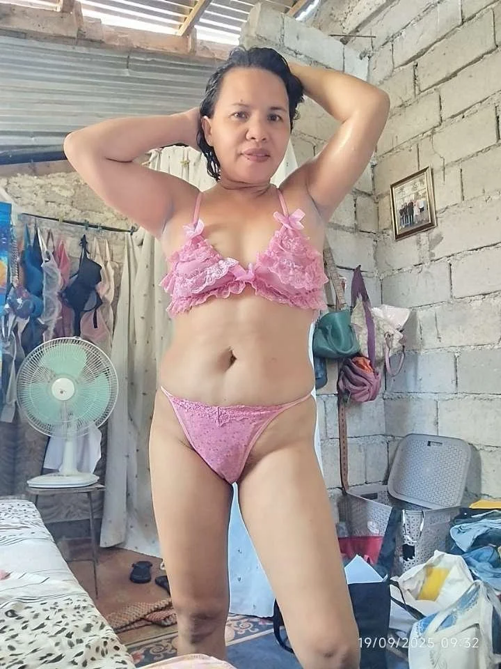Asian MILF image 28