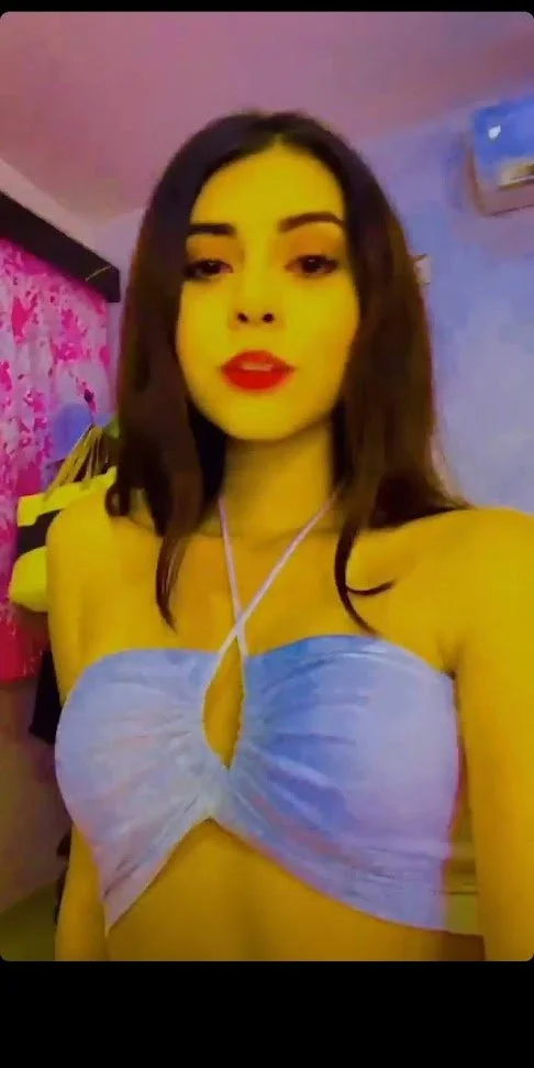como la ven le gusta enseñar cuerpo, comenten y apoyen para que suba mas de esta rica image 2