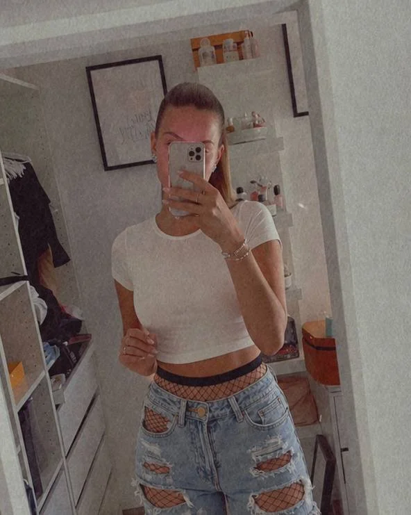 Mandy 20, BBC german slut image 2