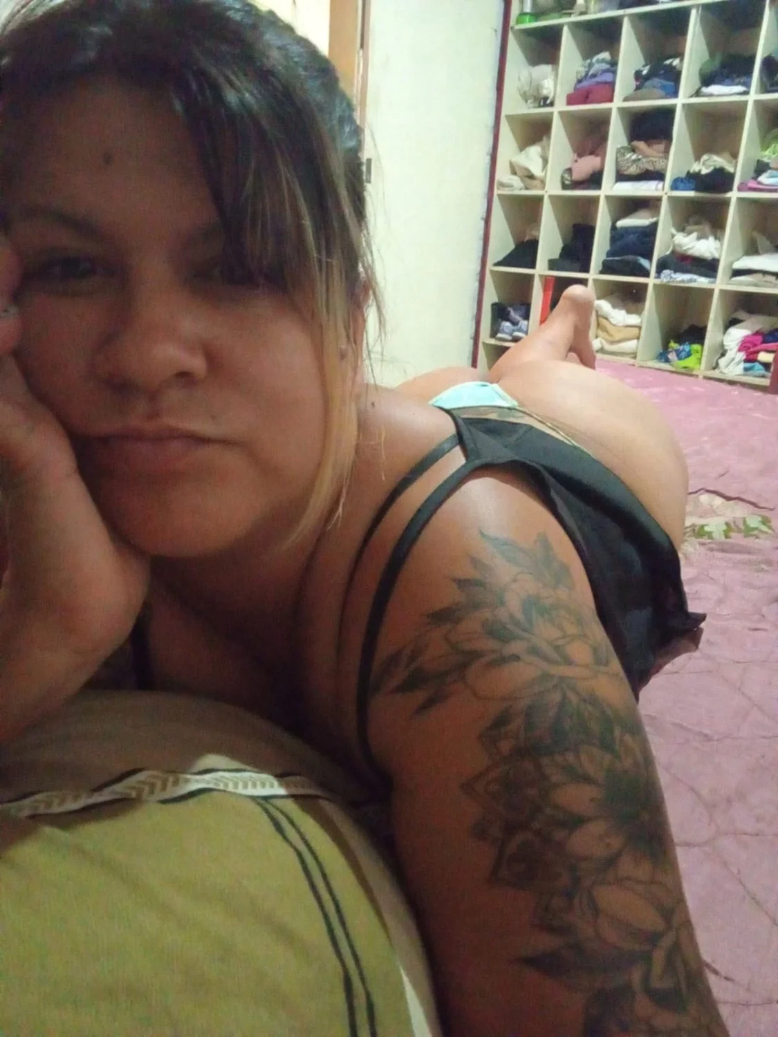 Rica putita milf argentinas rico orto en tanga muy putita main image