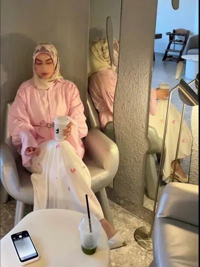 Arab slut love to show her feet. Hijab cover image