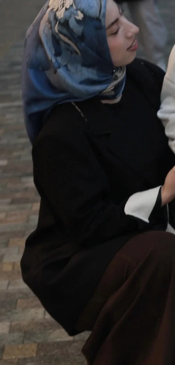 Arab slut love to show her feet. Hijab image 2