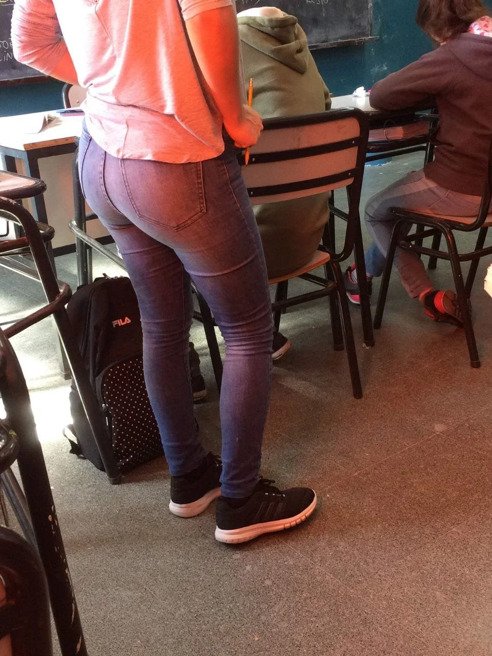 [VOYEUR] Mi profe de matemáticas (2/3) image 9