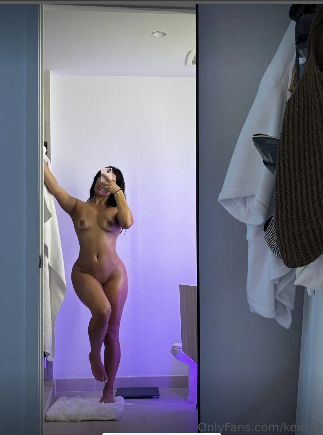 fit thiCC Keidy latina RE UP 1 image 31