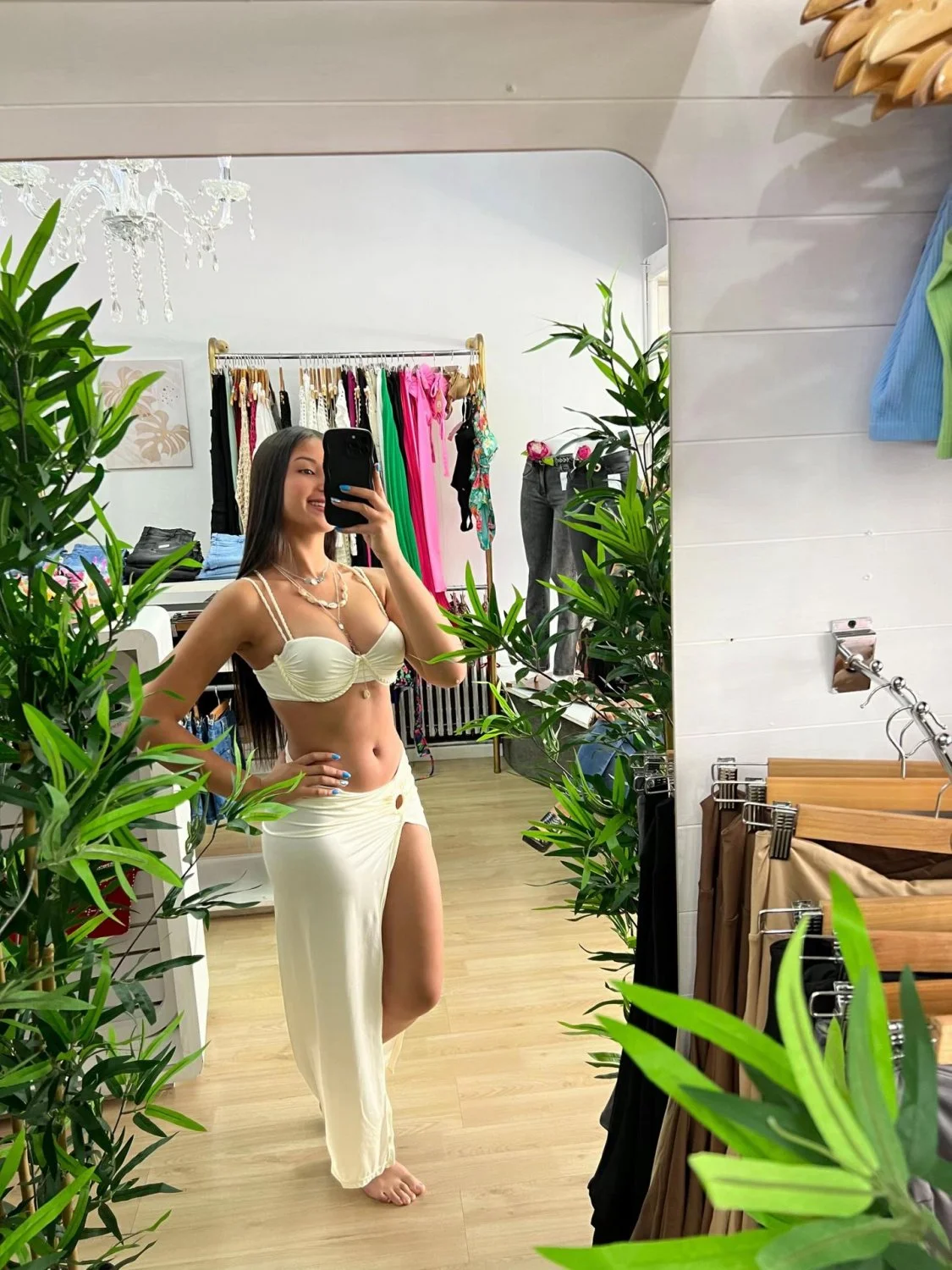 Latina Teen Bop Angie image 11