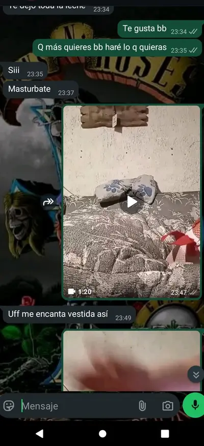 Chateando con un seguidor me excite tanto cover image