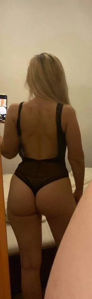 PAWG MILF image 4