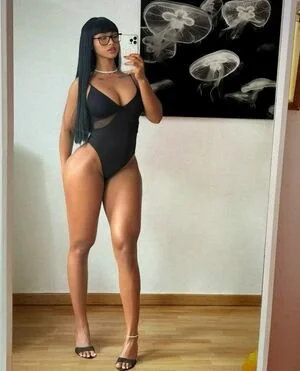 karen dayana image 16