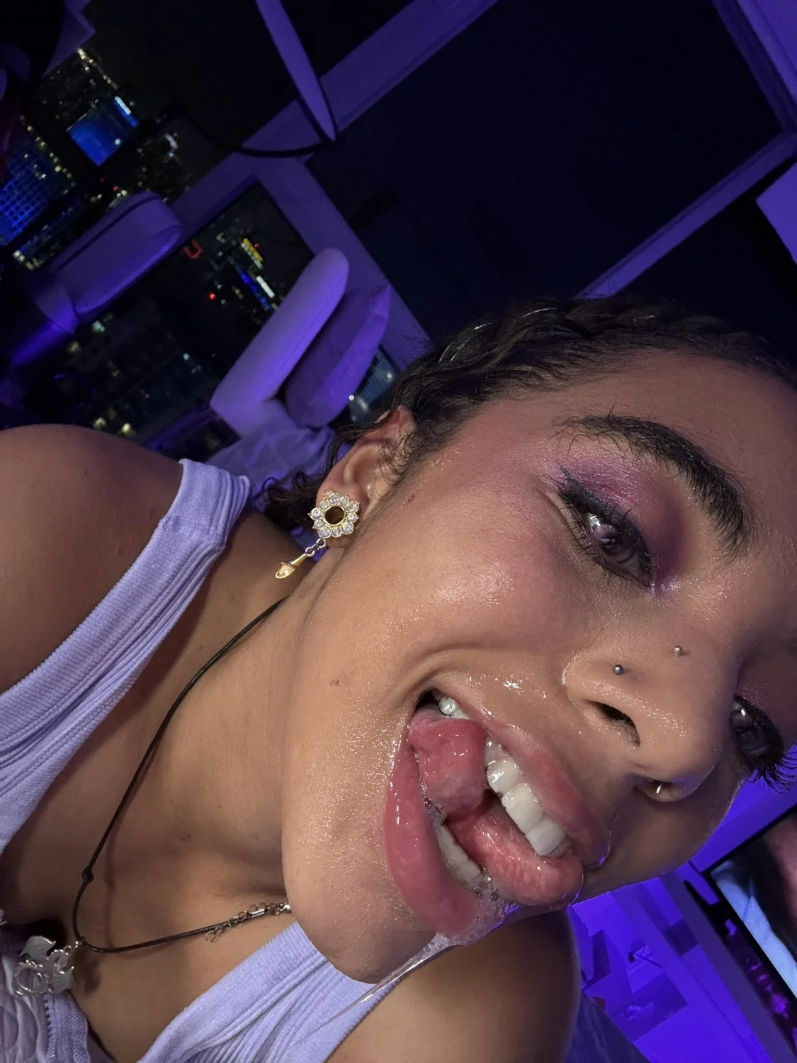 Zerella Skies cum covered image 38