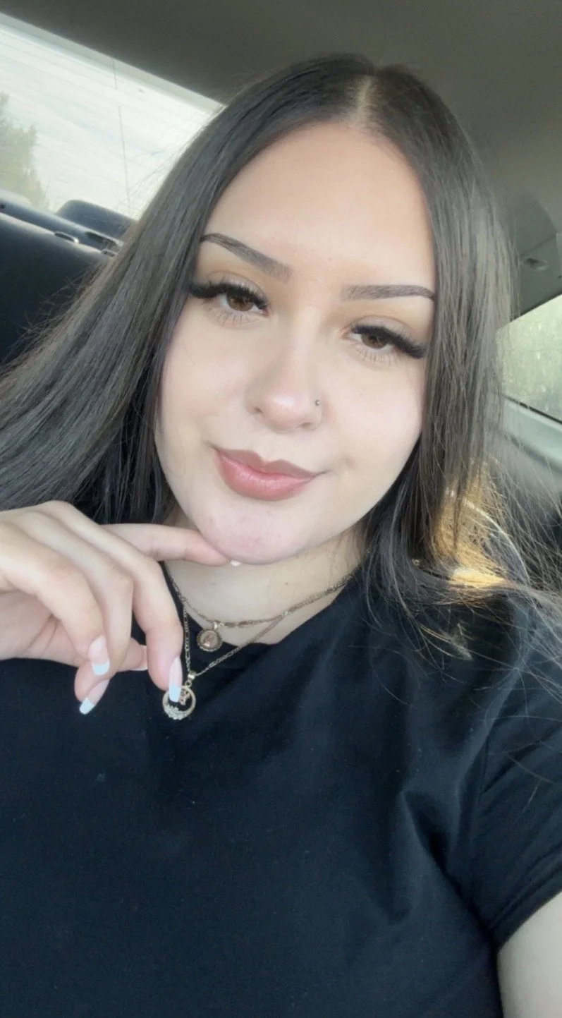 Mount Vernon WA Latina Alondra Ramirez gets her patas de queso cumed on by her older drunk cousin image 2