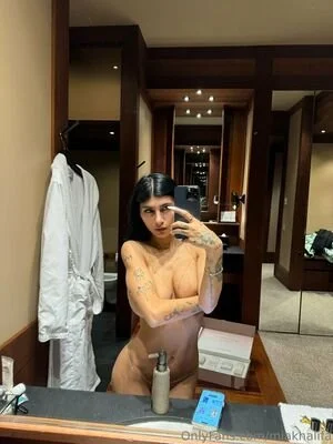 mia khalifa image 14