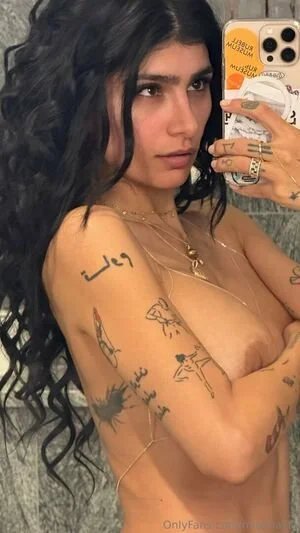 mia khalifa image 5
