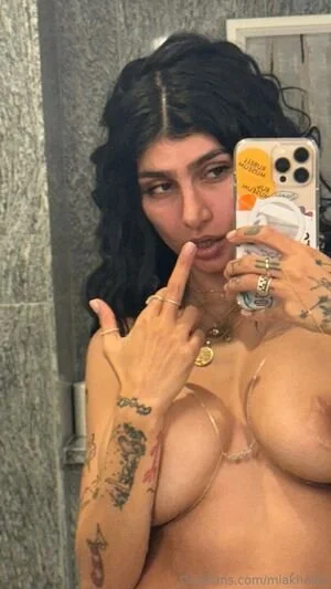 mia khalifa image 6