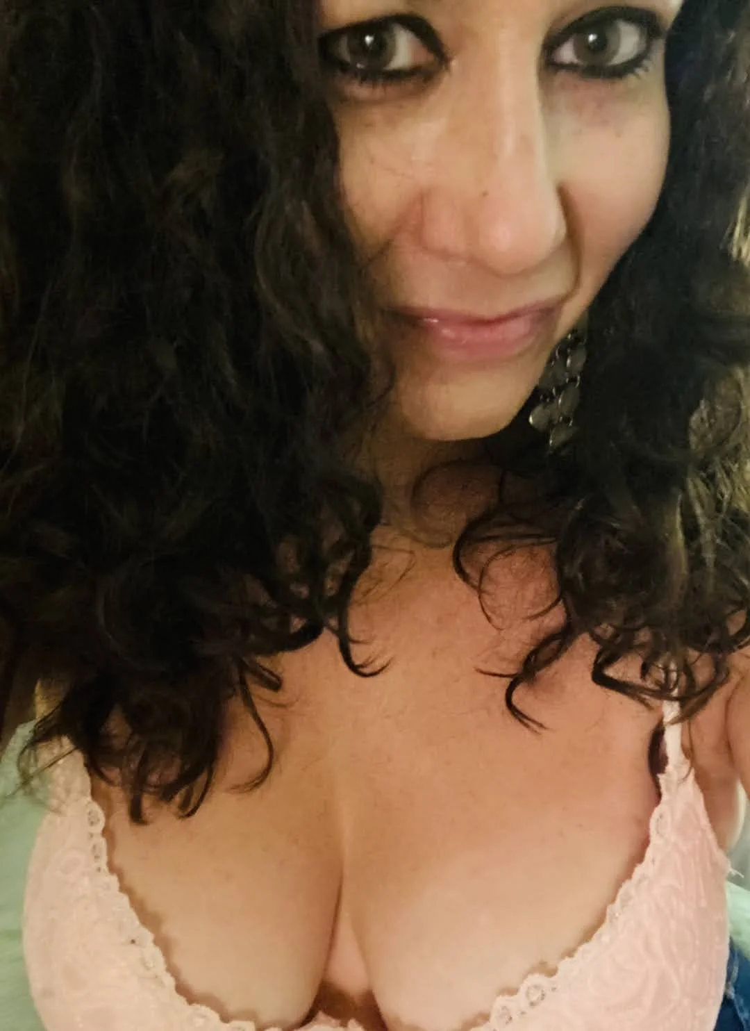 LA Slut Sarah making cocks hard image 7